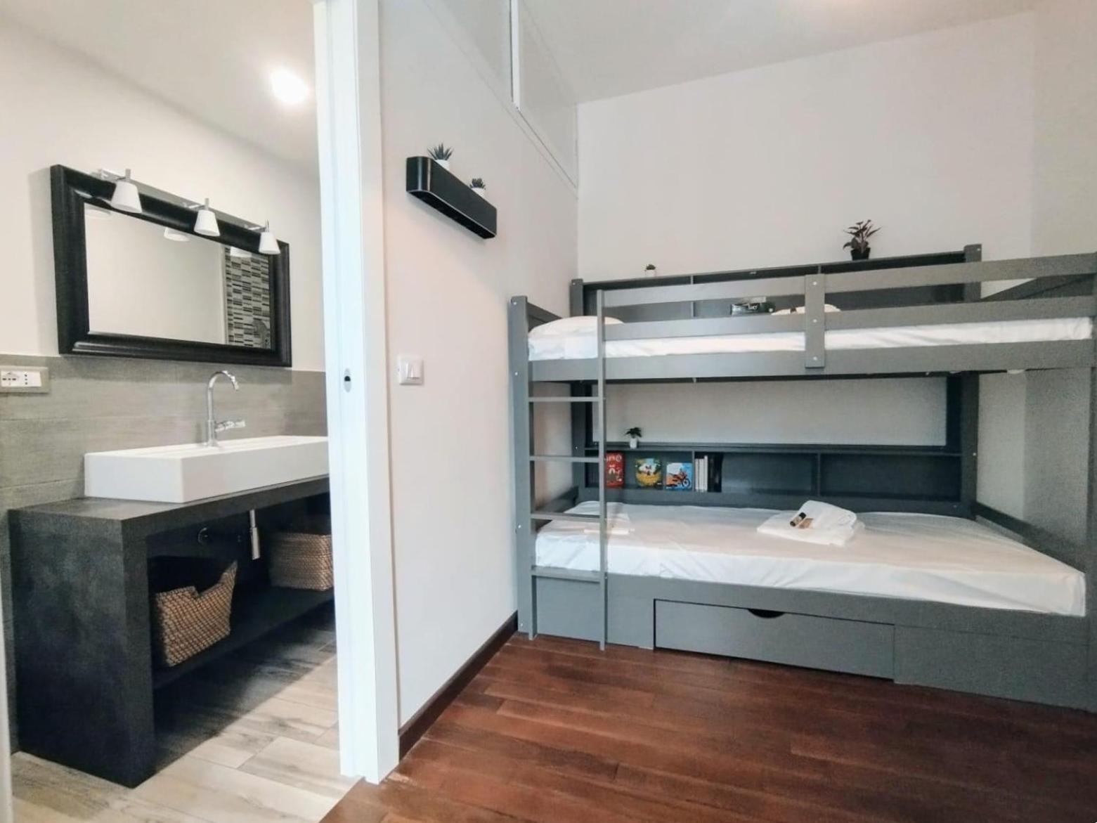 Joivy Spacious Family Apt For 4, In Carignano, Gênes Extérieur photo
